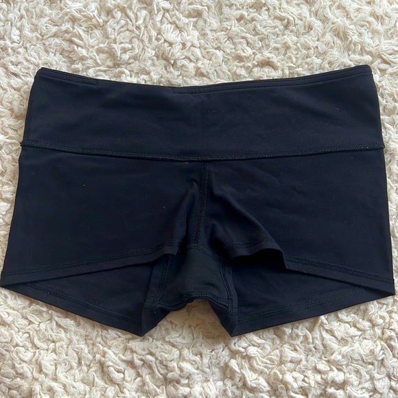 SOLD—-Lululemon Wunder Boogie Shorts - Picture 3 of 4